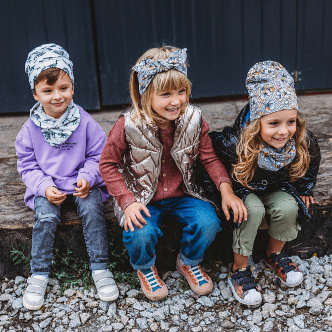 girl beanie with scarf GOLDIE