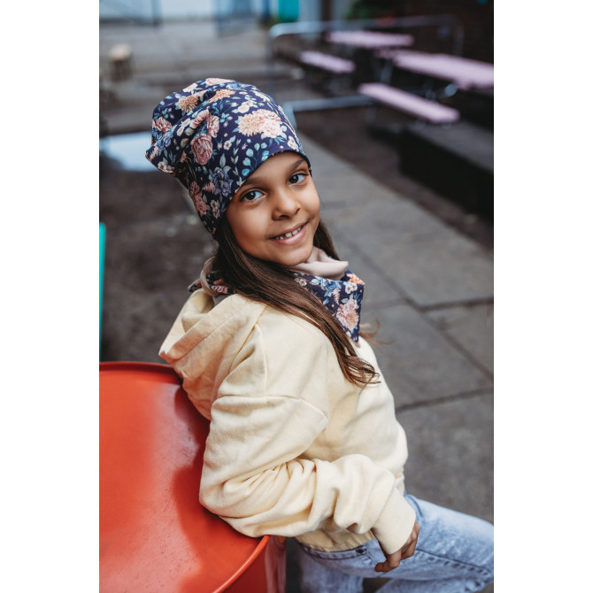 girl beanie with tub MAGICAL GARDEN