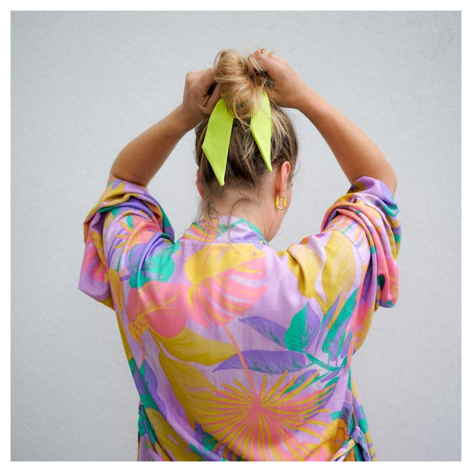 SCRUNCHIE WITH TAIL LIME