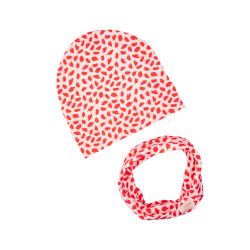 GIRL BEANIE WITH TUB RED LIPSTICK