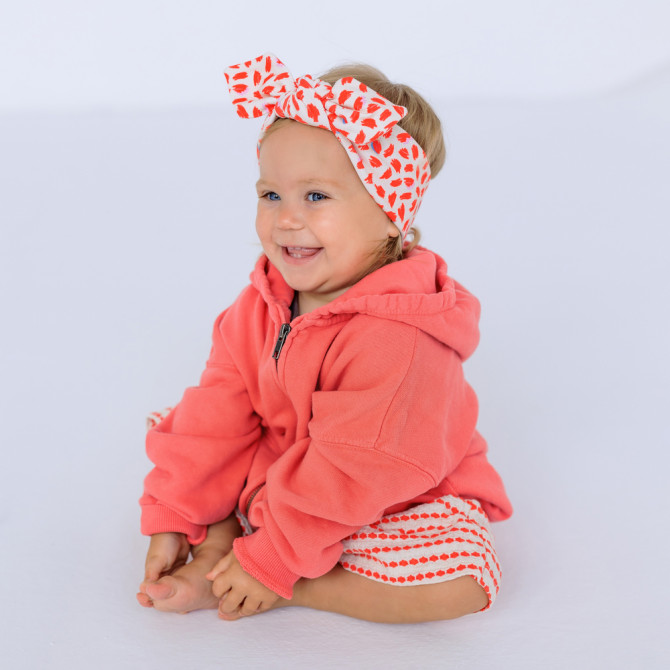 girl headband red lipstick
