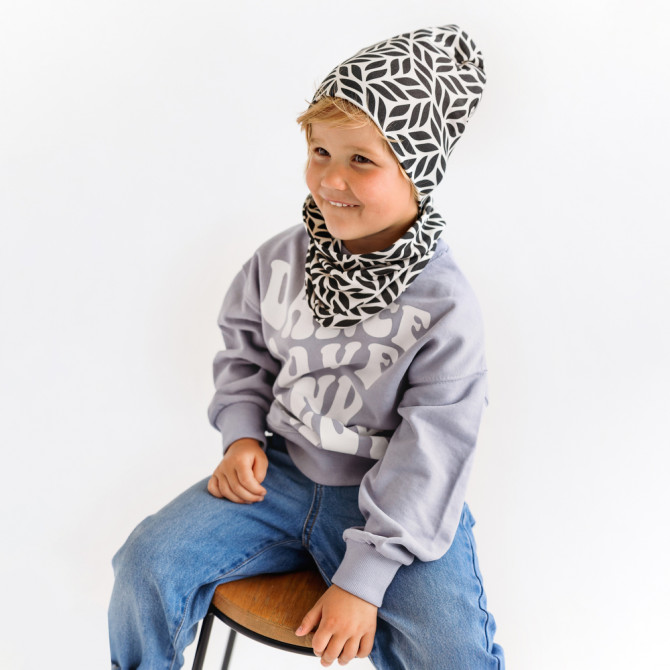 GIRL BEANIE WITH SCARF balance