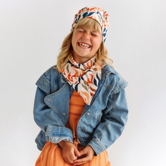 GIRL BEANIE WITH SCARF FLAMES