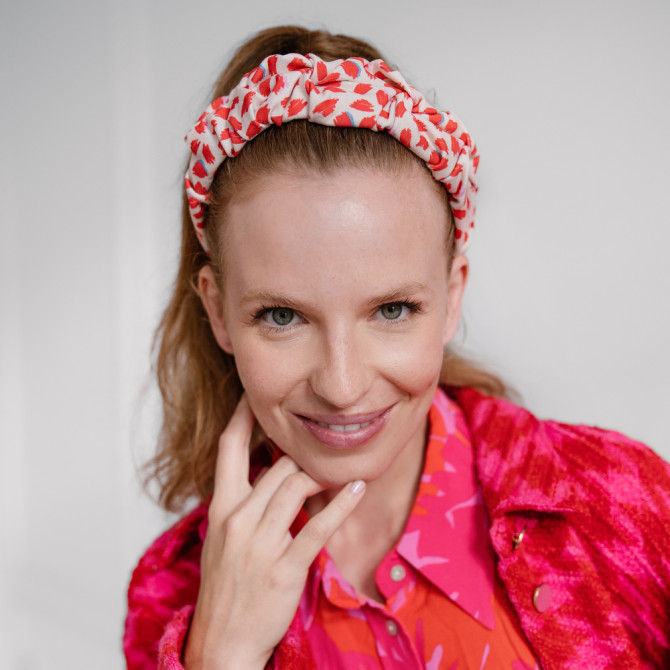 RIPPLE HEADBAND red lipstick