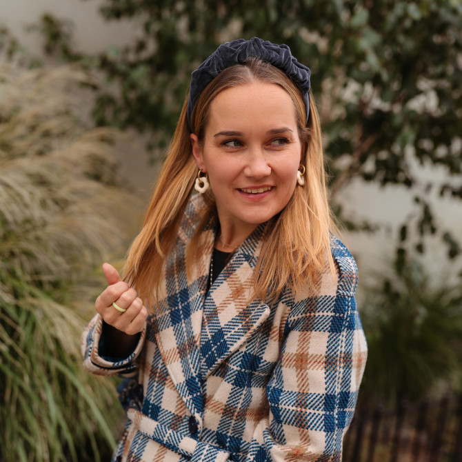 RIPPLE HEADBAND VELVET DARK GREY
