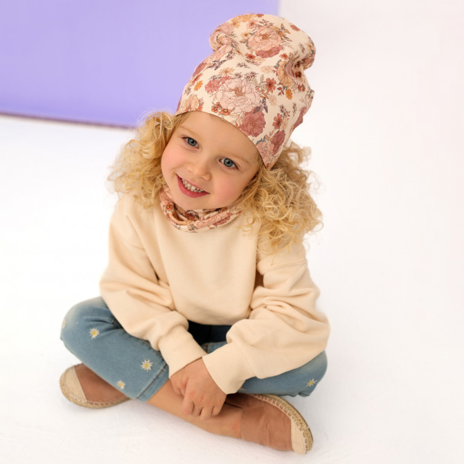 GIRL BEANIE WITH TUB HERBAL GARDEN