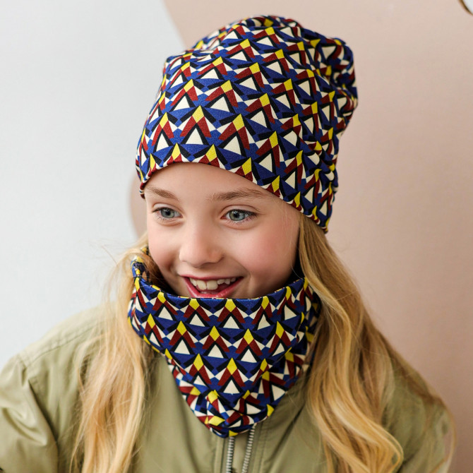 GIRL BEANIE WITH TUB KALEIDOSCOPE RETRO