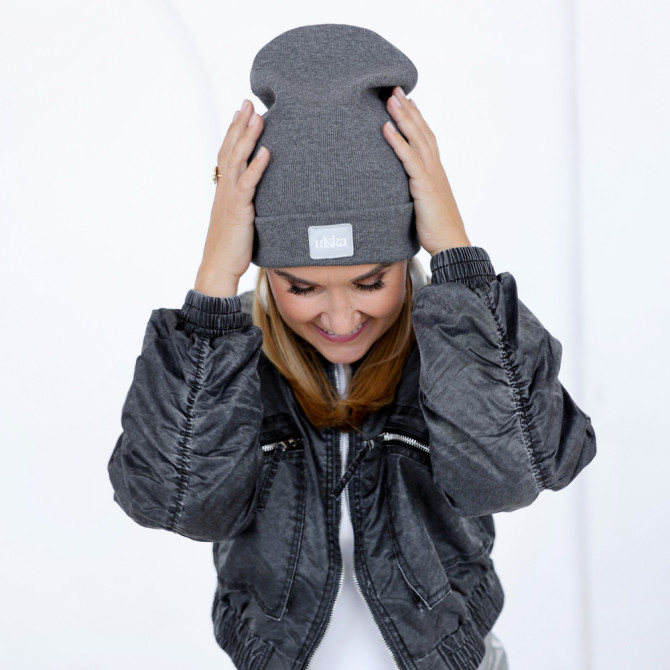 CZAPKA Z KOMINEM DARK GREY LINE